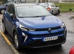 Renault Captur Mk2 Facelift in Iron Blue, gesehen in Dezember, 2025.