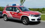 =VW Tiguan der Feuerwehr MESCHEDE steht auf dem Parkplatz der Rettmobil Fulda im Mai 2017  