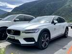 Volvo V60 CrossCountry  AI 33779  der Air Zermatt am 13.5.23 auf dem Flugplatz Raron.