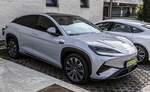 Hier ist ein BYD Seal U7 E-Auto zu sehen. Foto: Juli, 2025.