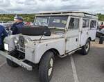 Land Rover Series I aus dem Jahr 1957. Der gezeigte 'Landy' mit dem langen 109´er Wheelbase wurde 1957 erstmalig zum britischen Straßenverkehr zugelassen. Laut Aussage des Eigentümers wird das Auto als 'daily driver' benutzt. Angetrieb ...
