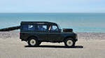 Land Rover Series III 109 Station Wagon , auf dem Damm in  Westkapelle, Walcheren, Zeeland, NL, im Urlaub gesehen. 24. Wasschappelse Oldtimerrit am Samstag, den 20. Juni 2026