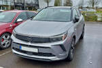 Opel Grandland Hybrid, aufgenommen auf einem Parkplatz. 04.2024