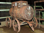 Ein alter Generator auf dem Museumsgelände der Henrichshütte.