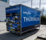 =Tandemanh�nger vom MDR Th�ringen steht im April 2026 in Erfurt