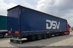 =Scania steht mit einem Auflieger von DSV auf dem Rasthof Fulda-Nord, 07-2021