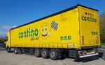 =Scania-Sattelzug der dänischen Spedition CONTINO steht zur Fahrerpause auf einem Parkplatz an der A 7 im April 2022
