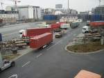 Einige Container Trailer und Zugmaschinen am 28.02.10 in Frankfurt am Main Ost Gbf.