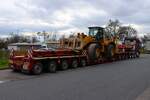 Volvo FH16 750 mit Caterpillar 980M Radlader am 14.03.26 am A3 Rasthof Weisskirchen Nord