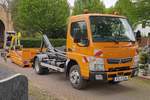 =Mitsubishi Fuso 6515 der Stadtwerke Hünfeld, eingesetzt bei Friedhofsarbeiten, 03-2020