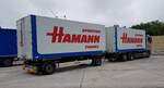 =MB Actros-Hängerzug von D+S logistics transportiert Container der Spedition HAMANN aus Coburg, 06-2021