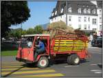 Dieses landwirtschaftliche Fahrzeug (Heuerntefahrzeug, denke ich mal) konnte ich am 25.07.2008 in Interlaken aufnehmen.
