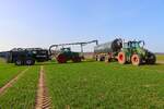 LU Schmidt Ronneburg Fendt Vario 728 mit BSA Ausbringerfass und BOMECH Schleppschuh beim Gärrerste Ausbringen am 06.03.26 mit Fendt Vario 724 mit Garant Kotte Zubringer Fass 