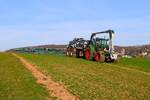 LU Schmidt Ronneburg Fendt Vario 728 mit BSA Ausbringerfass und BOMECH Schleppschuh beim Gärrerste Ausbringen am 06.03.26