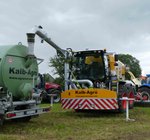 Claas Xerion 4000 mit Zunhammer Güllerbehälter (16000 l) ausgestellt bei der Kreistierschau des Landkreises Fulda im Juni 2016