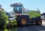 =Claas Jaguar 870, ausgestellt zum Firmengeburtstag:  66 Jahre Lohnunternehmen HERRLICH  aus Langenbieber, 06-2026