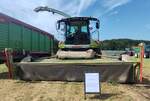=Claas Jaguar 950 steht bereit f�r die Ernte von Ganzpflanzensilage, gesehen beim Firmengeburtstag:  66 Jahre Lohnunternehmen HERRLICH  aus Langenbieber, 06-2026