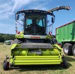 =Claas Jaguar 950, gesehen beim Firmengeburtstag:  66 Jahre Lohnunternehmen HERRLICH  aus Langenbieber, 06-2026