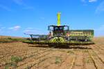 LU Schmidt Ronneburg mit dem nagelneuen Claas Jaguar 1200 und Orbis 10500 am 23.08.23 bei der Maisernte 2026 zwischen Langenselbold und Ronneburg 