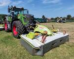 =Claas Disco-Frontm�hwerk, angebaut an einen Fendt Vario, gesehen beim Firmengeburtstag:  66 Jahre Lohnunternehmen HERRLICH  aus Langenbieber, 06-2026
