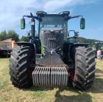 =Fendt Vario 832 mit m�chtig viel Gewicht auf der Vorderachse, gesehen beim Firmengeburtstag: '66 Jahre Lohnunternehmen HERRLICH' aus Langenbieber, 06-2026