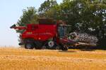 Stark Harvesting Case IH AFS 8260 bei der Weizenernte des Schelmenh�user Hof am 14.07.26 bei Frankfurt Bergen Enkheim 