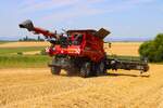 Stark Harvesting Case IH AFS 8260 bei der Weizenernte des Schelmenh�user Hof am 14.07.26 bei Frankfurt Bergen Enkheim 