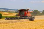 Stark Harvesting Case IH AFS 8260 bei der Weizenernte des Schelmenh�user Hof am 14.07.26 bei Frankfurt Bergen Enkheim 