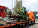 John Deere Mähdrescher zum Ziehen mit Traktoren am 31.07.15 in Bensheim 