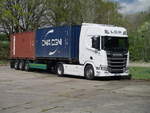 SCANIA Containertransporter während der Wochenendruhe,am 02.Mai 2020,in Neustrelitz.