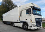 =DAF XF-Sattelzug rastet an der A 5, 09-2025