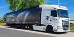 =DAF-Sattelzug von der Spedition WELTZIEN mit einem Sattelauflieger mit KUMHO-Werbung, 05-2026