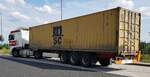 =DAF der Spedition DOPRA VAN DELM transportiert einen Container vom MSC, 06-2021 