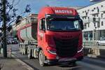 IVECO Kipper-Sattelzug, fuhr mir Anfang Mai in Wien vor die Linse.
