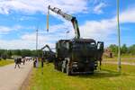 Gepanzerter IVECO LKW mit Kran am 06.06.26 beim Tag der Bundeswehr in Kastellaun 