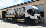 Iveco Stralis 420 Tanksattelzug zur Kanalreinigung.