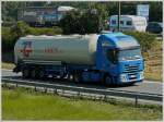 Dieser Iveco Tanksattelzug wird sich in krze in den Verkehr auf dem vielbefahrenen Autobahnring von Antwerpen einreihen. 06.2010  