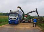 Hier wird ein MAN TGX 18.440 mit einem 90 m3 Auflieger von einem Fendt 933 Vario mit 330 PS mit einem Jenz HEM581 Holzh�chsler mit Holzschnitzel beladen.