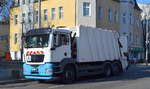 Ein MAN Müllentsorgungsfahrzeug aus Berlin mit FAUN VARIOPRESS Müllpresse am 01.03.21 Berlin Karlshorst.