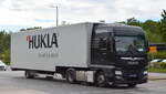 HUKLA Polstermöbel GmbH & Co. KG mit einem Sattelzug mit polnischer MAN TGX 18.420 Zugmaschine am 30.08.22 Berlin Marzahn.