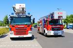 Main Kinzig Kreis Scania P420 mit Bronto Skylift F54 RLX (Florian Main Kinzig 19-38-1) Teleskopgelenkmast und die MAN Metz DLK23/12 aus Schlüchtern am 25.06.23 in Sinntal bei einer Fahrzeugausstellung