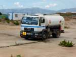 MAN als Tankfahrzeug verlässt eine Baustelle in Palma/Mallorca im Mai 2014