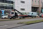 SAFAR Abschleppdienst Mercedes Benz Atego mit VW Crafter am Haken am 07.02.26 in Frankfurt am Main