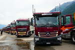 MB Actros Autotransporter und mehrere Volvo von Galliker am 26.6.16 beim Trucker Festival Interlaken.