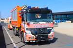 Frankfurt Airport Flughafenfeuerwehr Mercedes Benz Actros 2653 WLF-Kran (Florian Frankfurt-Flughafen 85/67-2) mit AB-Rüst am 11.04.26 beim Terminal 3 Eröffnungsevent
