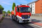 Feuerwehr R�sselsheim Mercedes Benz Arocs 2542 WLF Kats (Florian R�sselsheim 2/66) mit AB-Tank 2 des Kreis Gro� Gerau am 25.04.26 bei einer Waldbrand�bung in Kelsterbach
