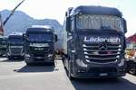 MB und MAN Sattelzüge von Läderach Worb AG am 26.6.22 beim Trucker Festival in Imterlaken.