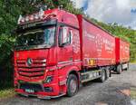 =MB Actros L der Spedition GEBR�DER ROST steht im Juli 2026 in der N�he von Unterbreitzbach