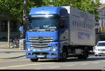 Mercedes Actros mit Kastenaufbau unterwegs in Winterthur am 28.07.2026