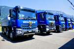 Ein MB Arocs Kipper und weitere LKW von Seematter am 27.6.26 beim Trucker Festival in Interlaken.